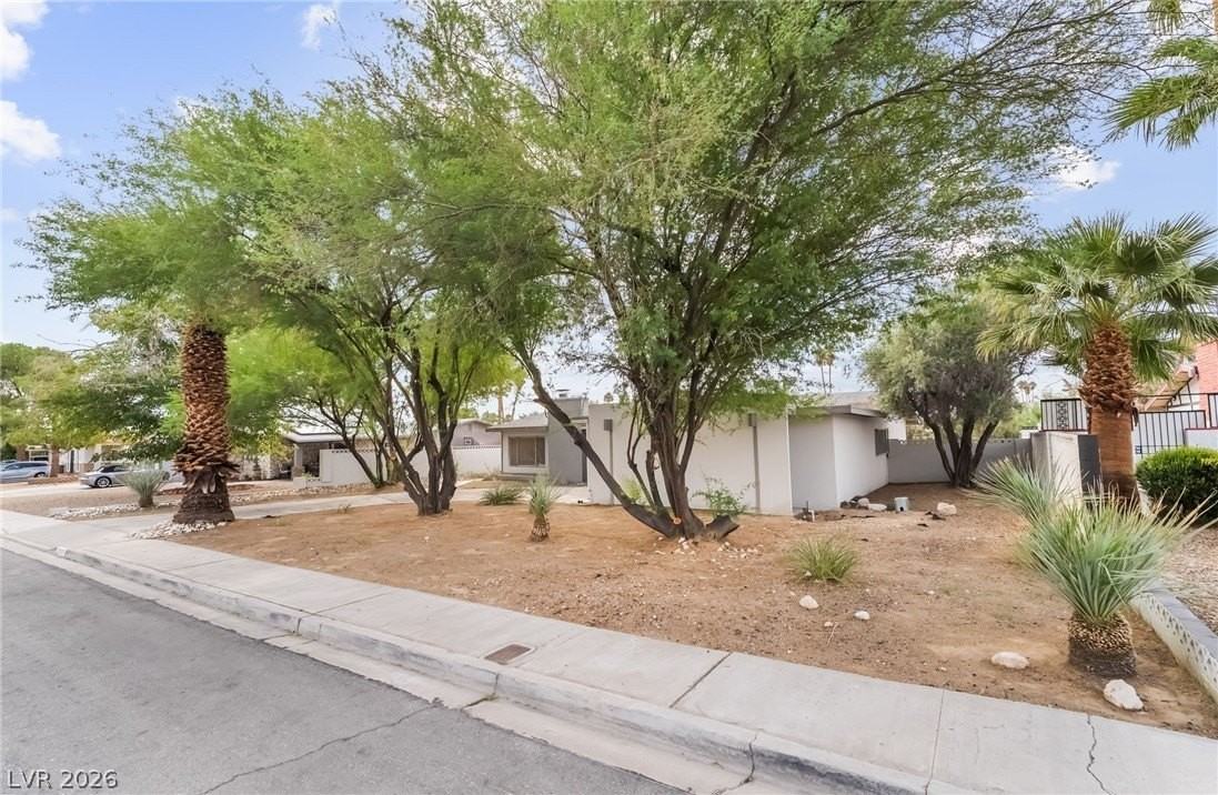 1607 Silver Mesa Way - Photo 2 of 41