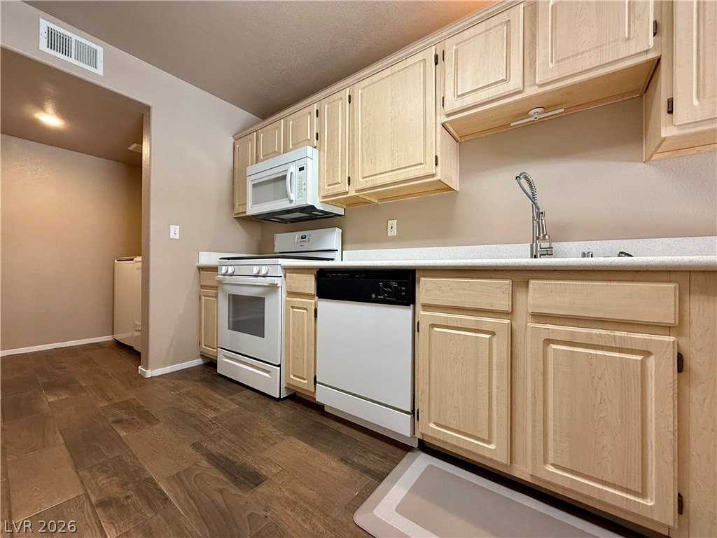 1612 Aspen Meadows Dr - Photo 4 of 47