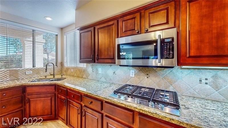 8432 Bay Point Dr - Photo 7 of 20