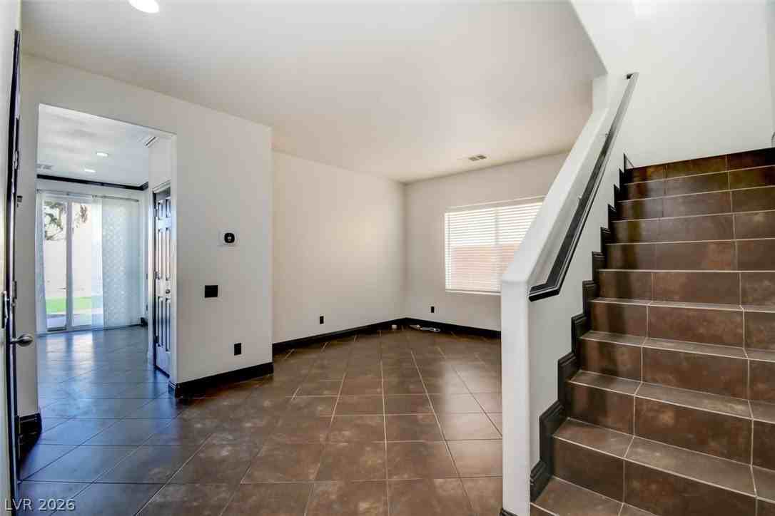 2904 Dowitcher Ave - Photo 2 of 18