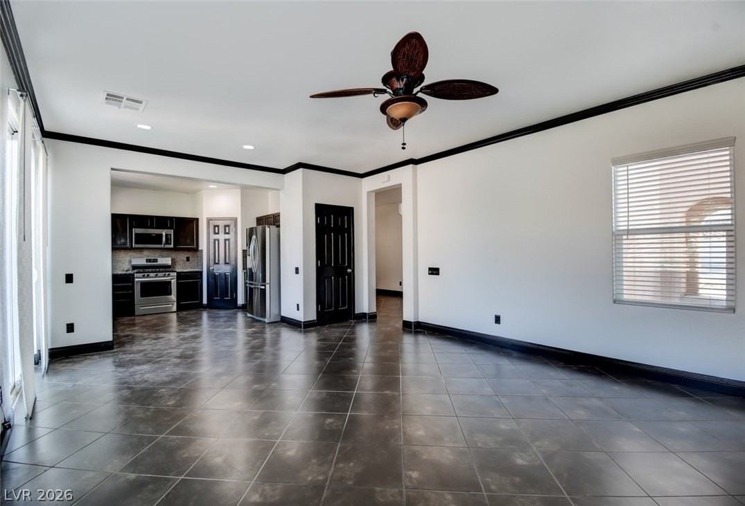 2904 Dowitcher Ave - Photo 4 of 18