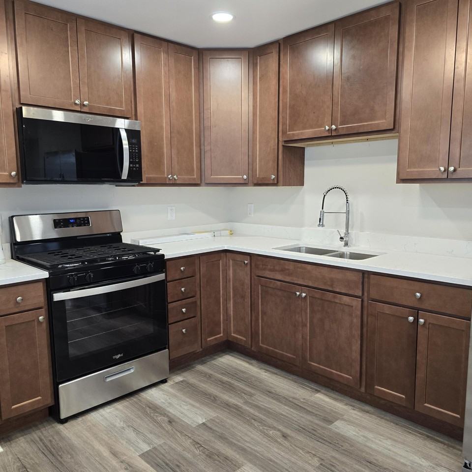 3138 Duluth St - Photo 4 of 10