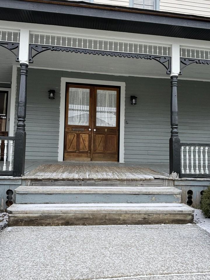 118 S Evans St Unit A - Photo 3 of 17