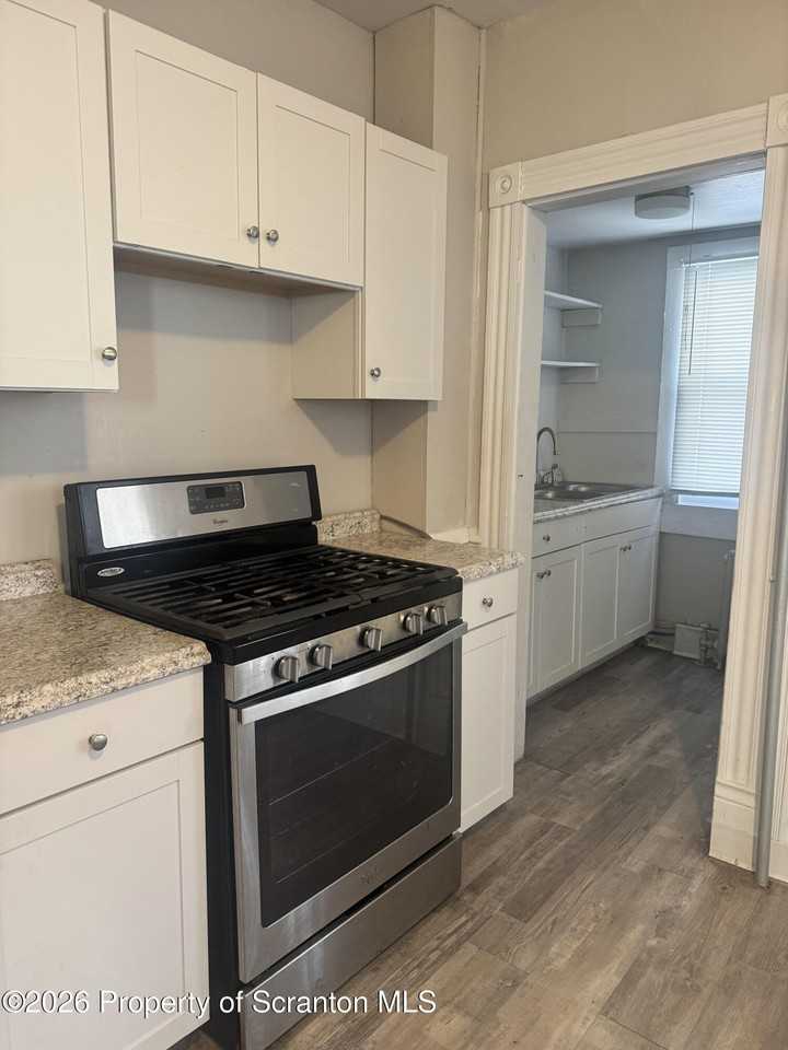 916 S 9th Ave - Photo 2 of 10