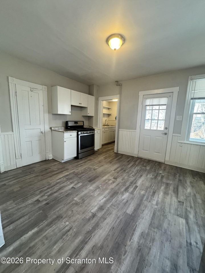 916 S 9th Ave - Photo 3 of 10