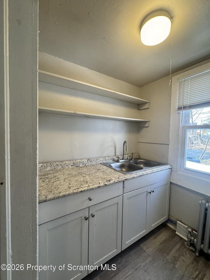 916 S 9th Ave - Photo 4 of 10