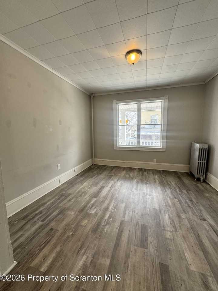 916 S 9th Ave - Photo 5 of 10