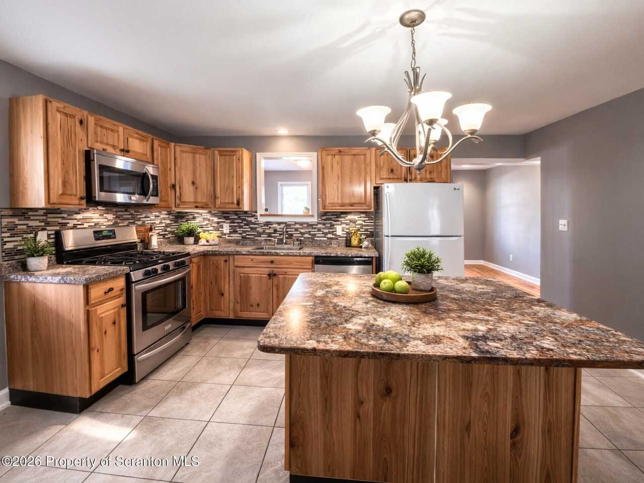 2717 N Main Ave - Photo 3 of 17