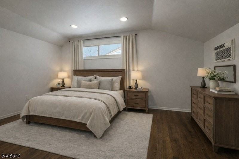 260 Everett Rd - Photo 3 of 18