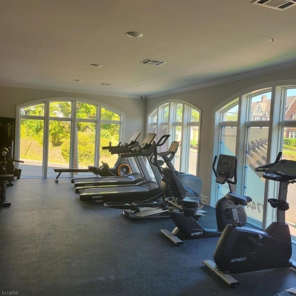 663 Springfield Ave #53 - Photo 3 of 9