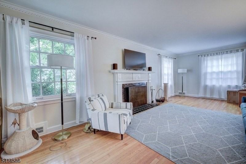 548 Hartford Ct - Photo 5 of 21