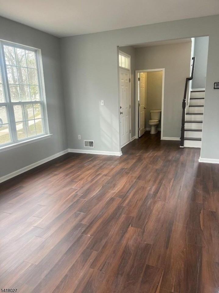 227 Winding Hill Dr - Photo 4 of 17