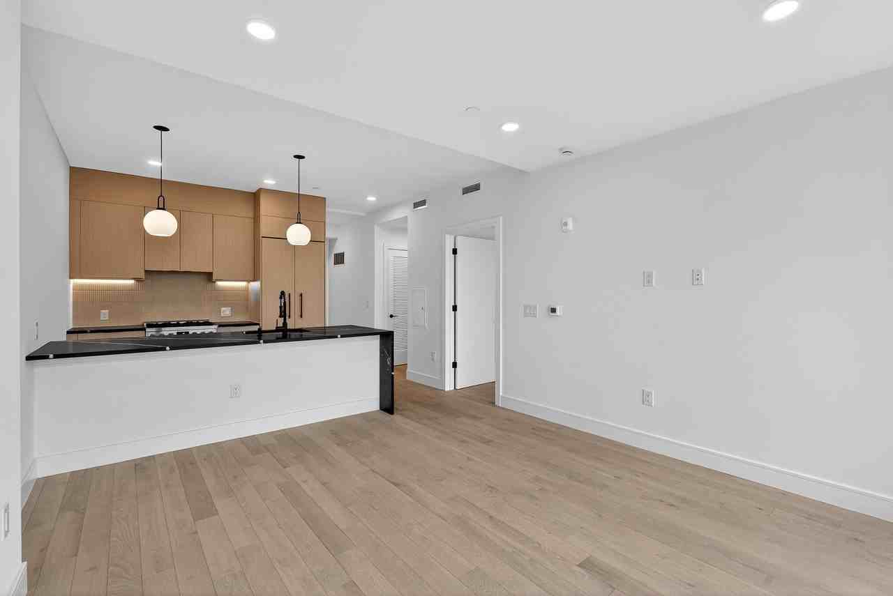 139 Christopher Columbus Dr #503 - Photo 2 of 28