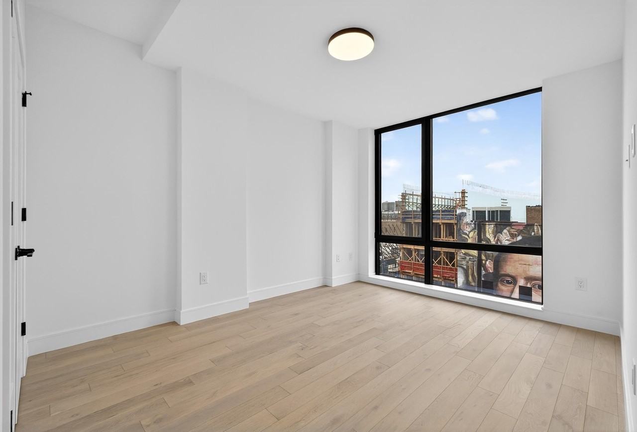 139 Christopher Columbus Dr #503 - Photo 4 of 28