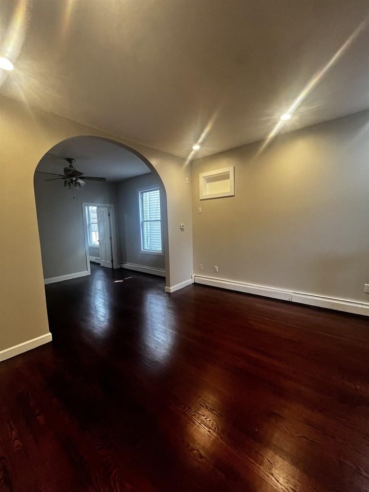 633 37th St #1 - Photo 3 of 15