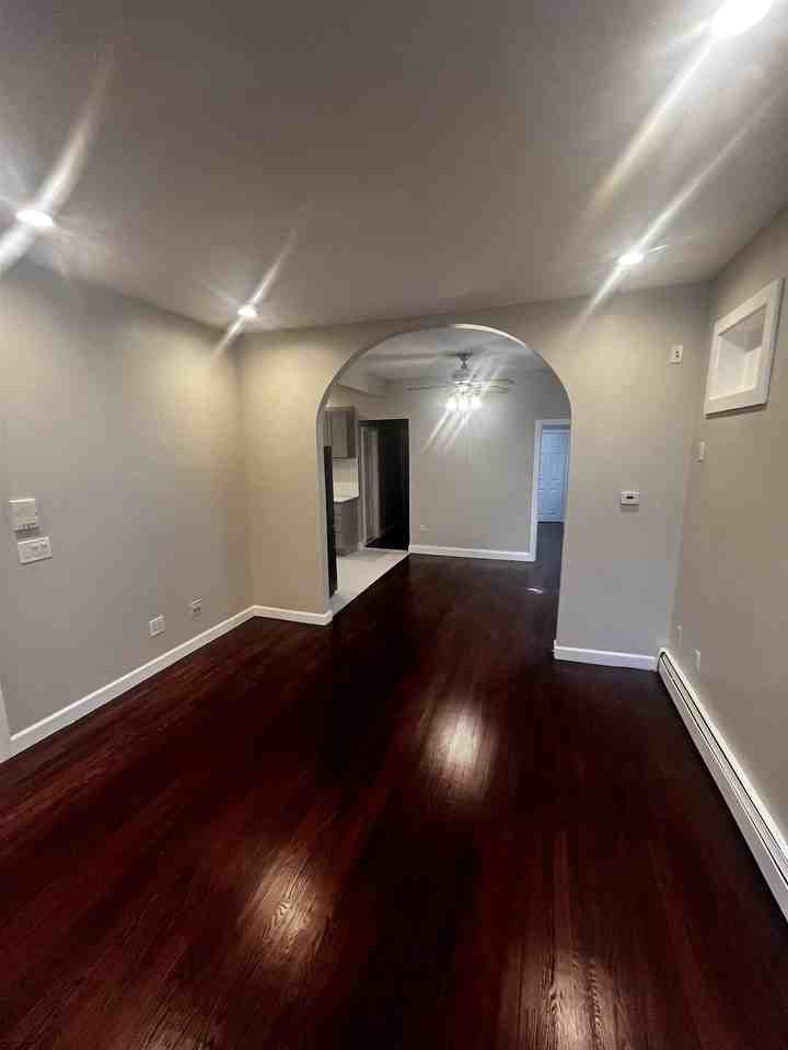 633 37th St #1 - Photo 5 of 15