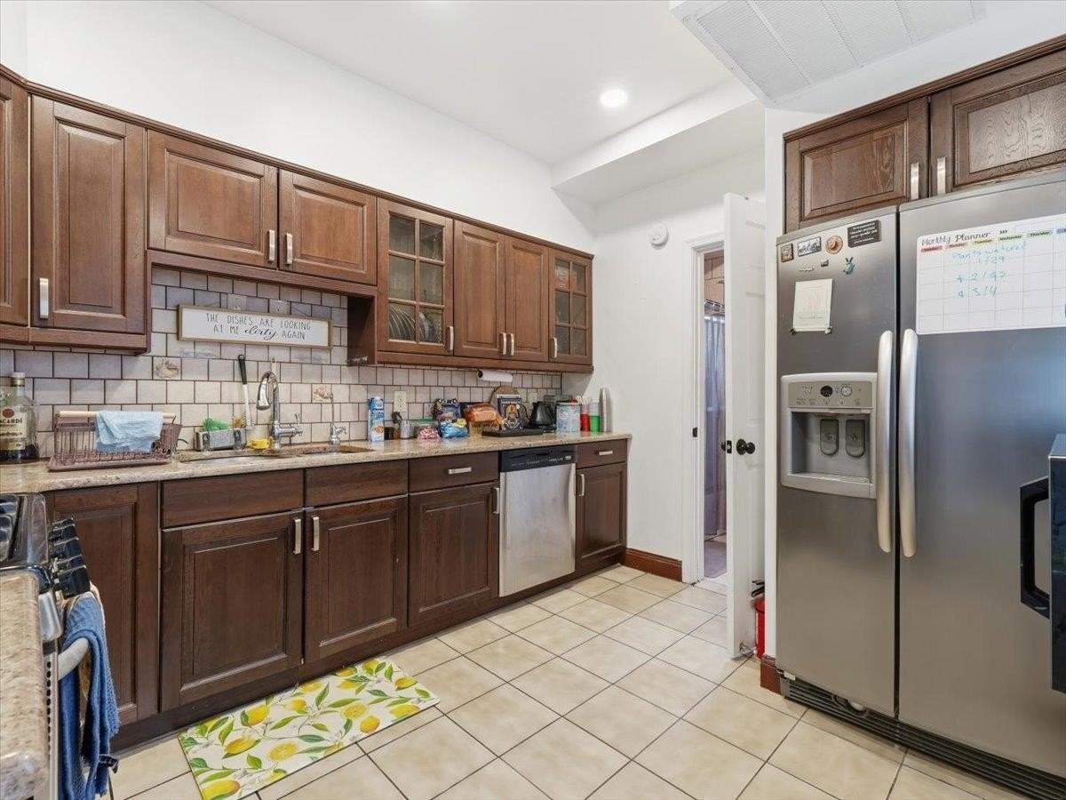 207 19th St #1 - Photo 5 of 29