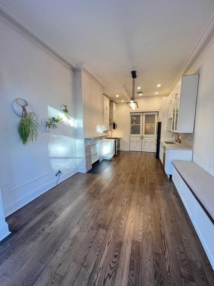 122 Mercer St - Photo 5 of 33