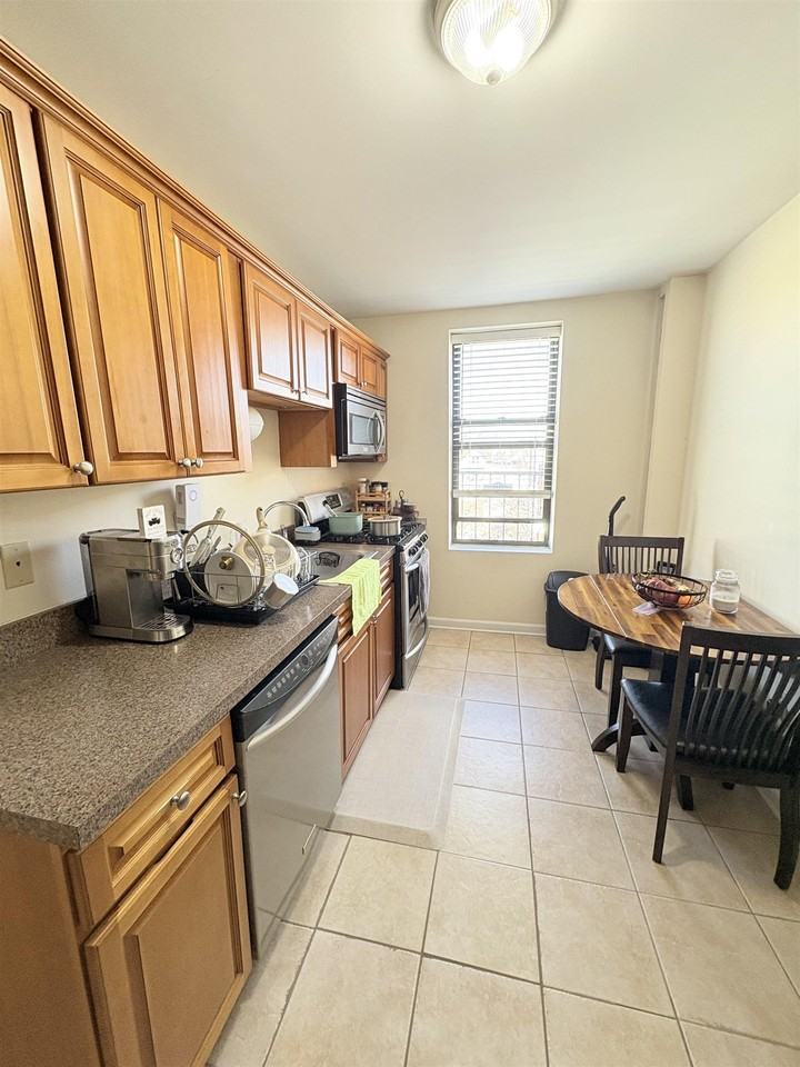 761 Avenue A #15 - Photo 5 of 9