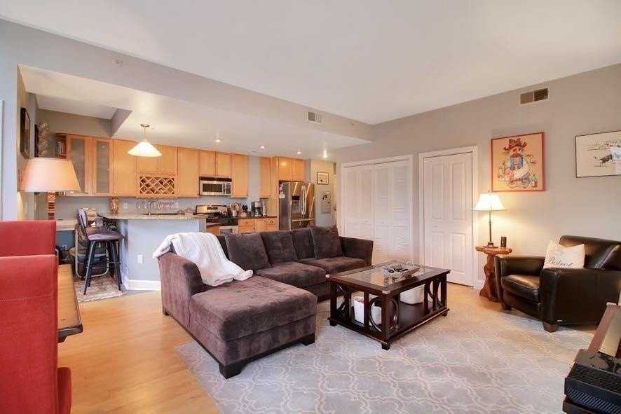 610 Newark St - Photo 4 of 14