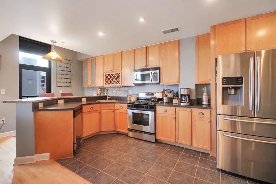 610 Newark St - Photo 6 of 14