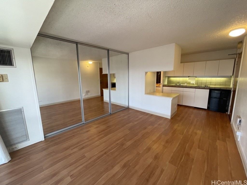 1750 Kalakaua Ave Apt 1901 - Photo 3 of 19