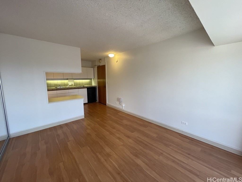 1750 Kalakaua Ave Apt 1901 - Photo 4 of 19