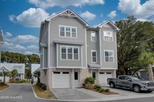 featured image of 1817 Bungalow Row