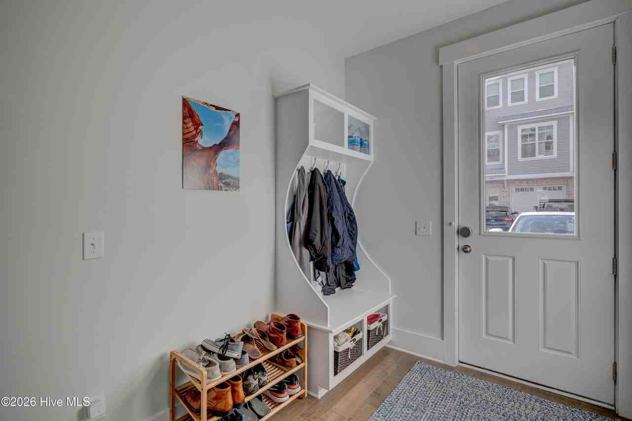 1817 Bungalow Row - Photo 4 of 37