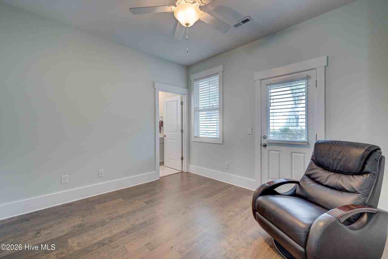 1817 Bungalow Row - Photo 5 of 37