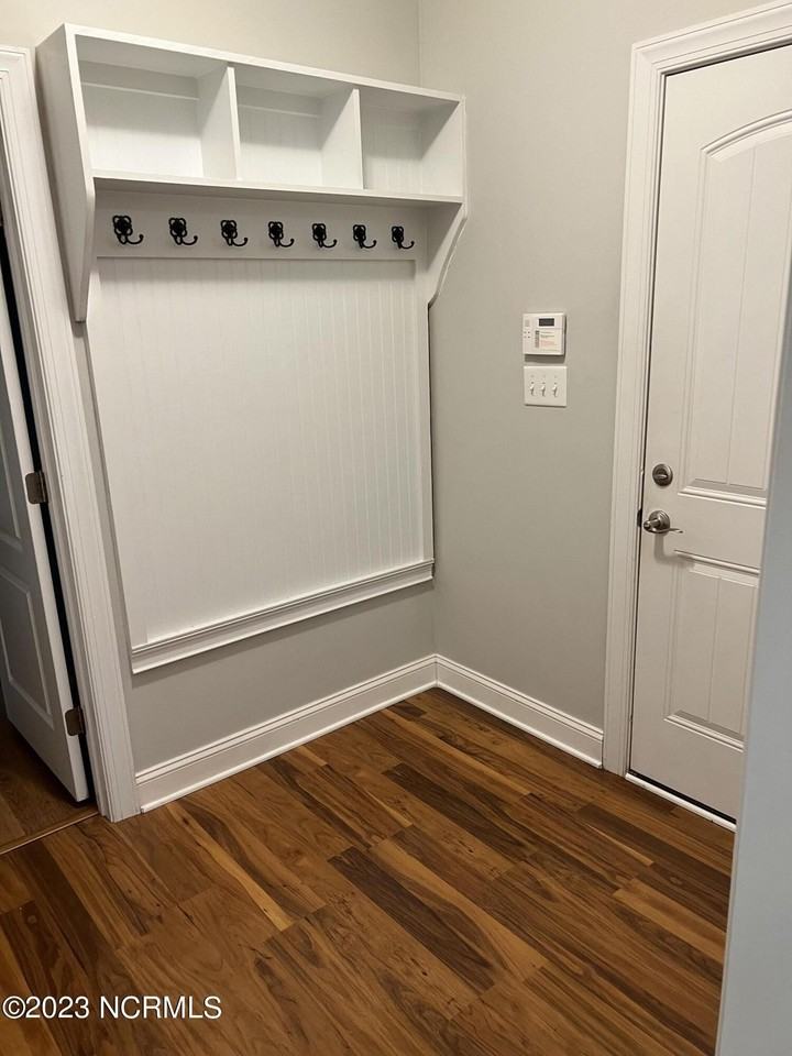 768 Riverbirch Dr - Photo 3 of 28