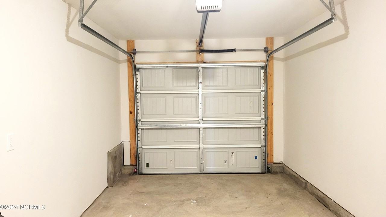 2707 Gracie Ln - Photo 5 of 46