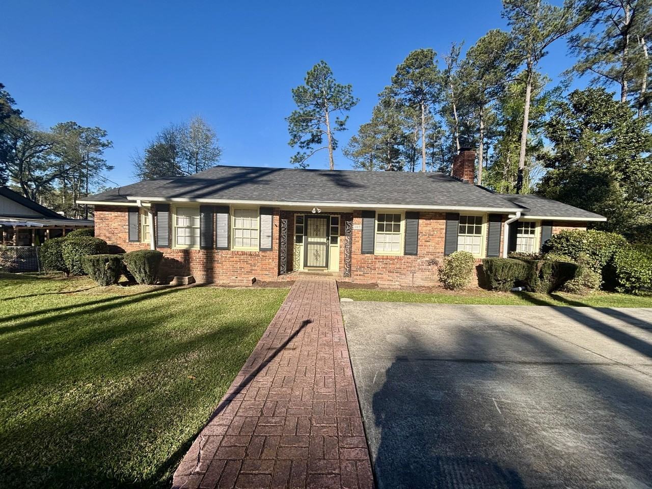 807 Barrett Ln - Photo 2 of 21