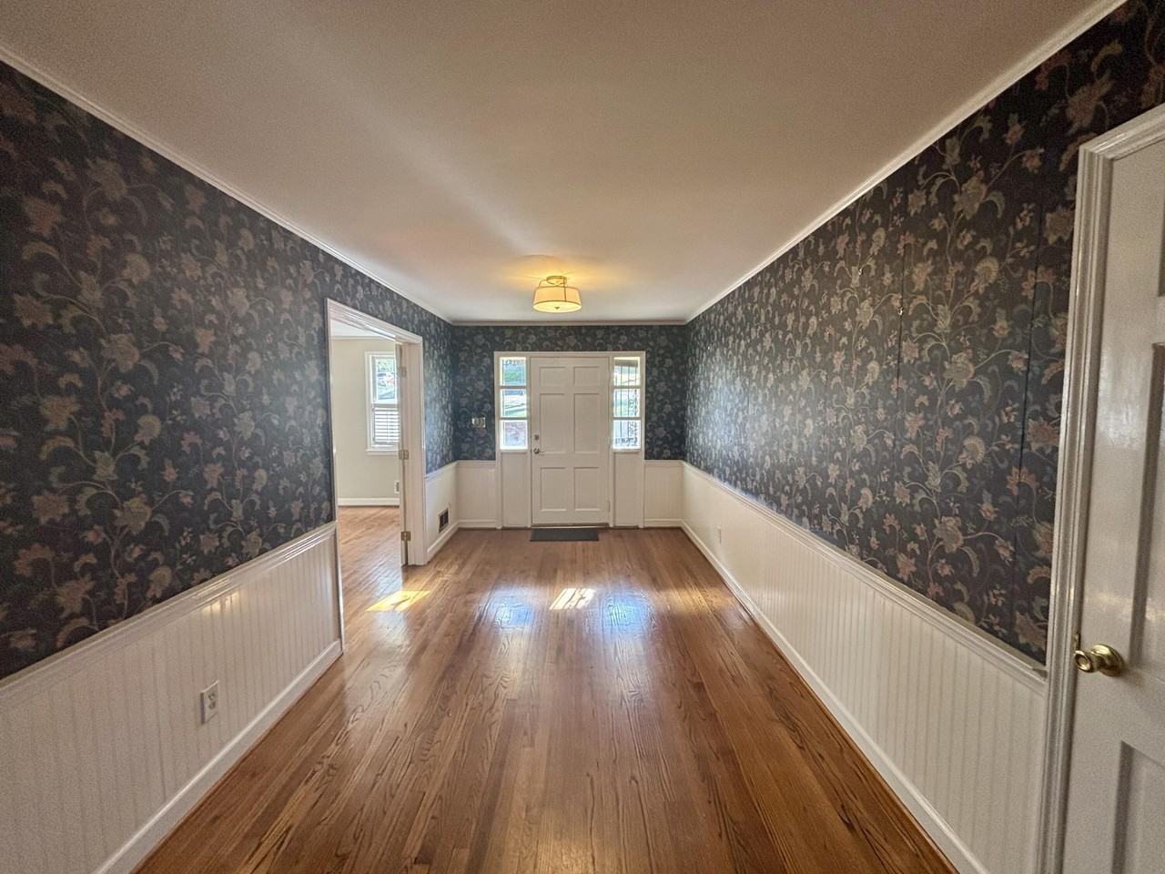 807 Barrett Ln - Photo 3 of 21