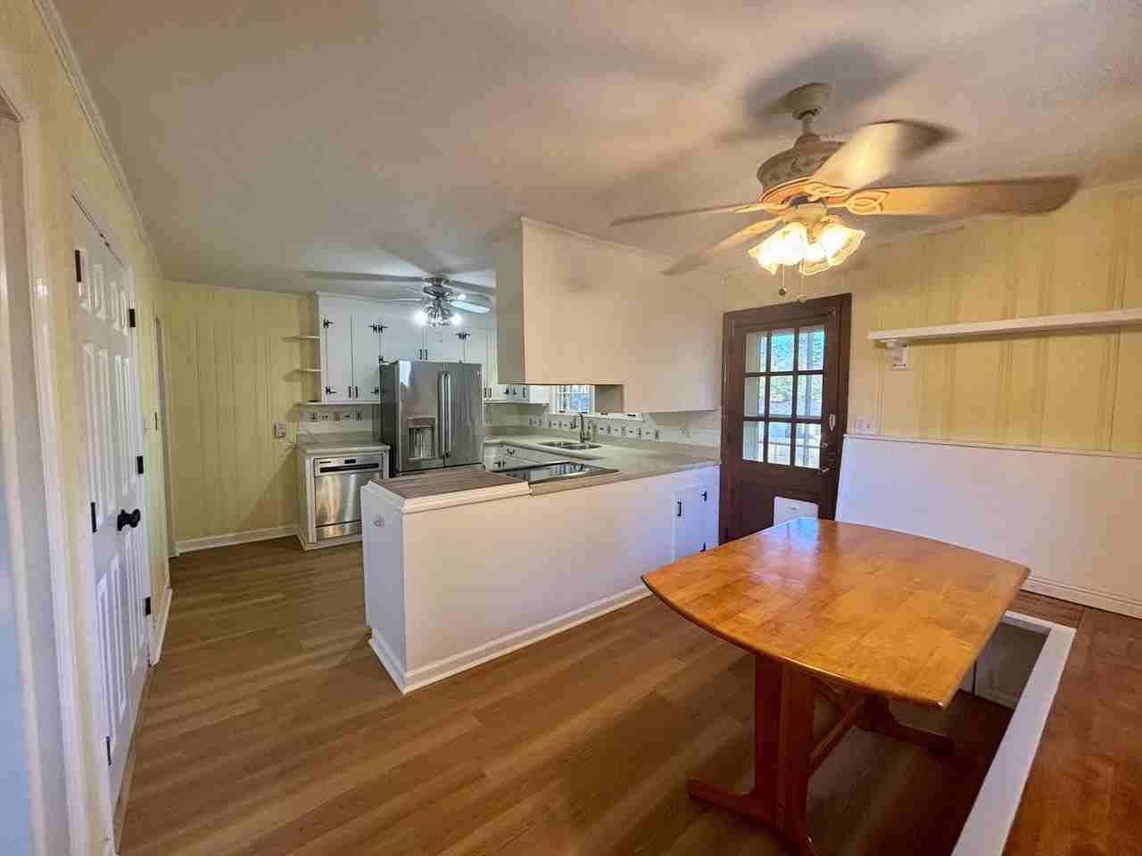 807 Barrett Ln - Photo 5 of 21