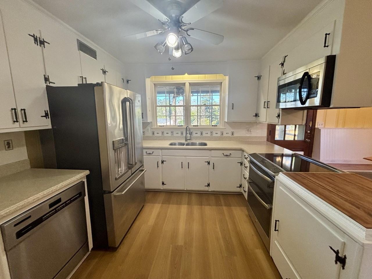 807 Barrett Ln - Photo 6 of 21