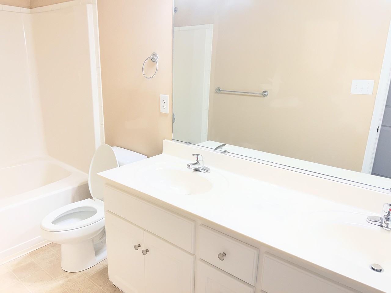 911 Bryan Cir - Photo 3 of 7