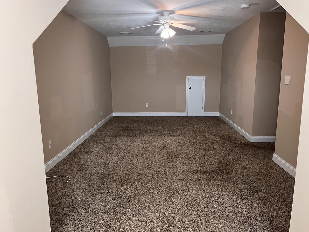 911 Bryan Cir - Photo 5 of 7