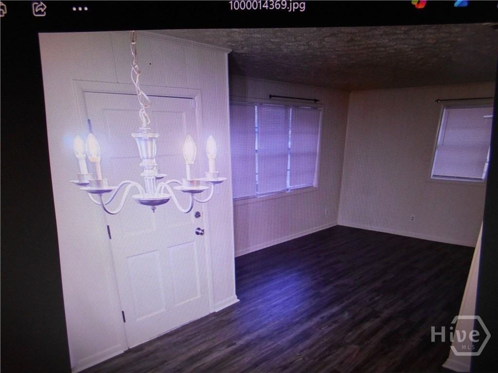 2503 Mississippi Ave - Photo 3 of 9