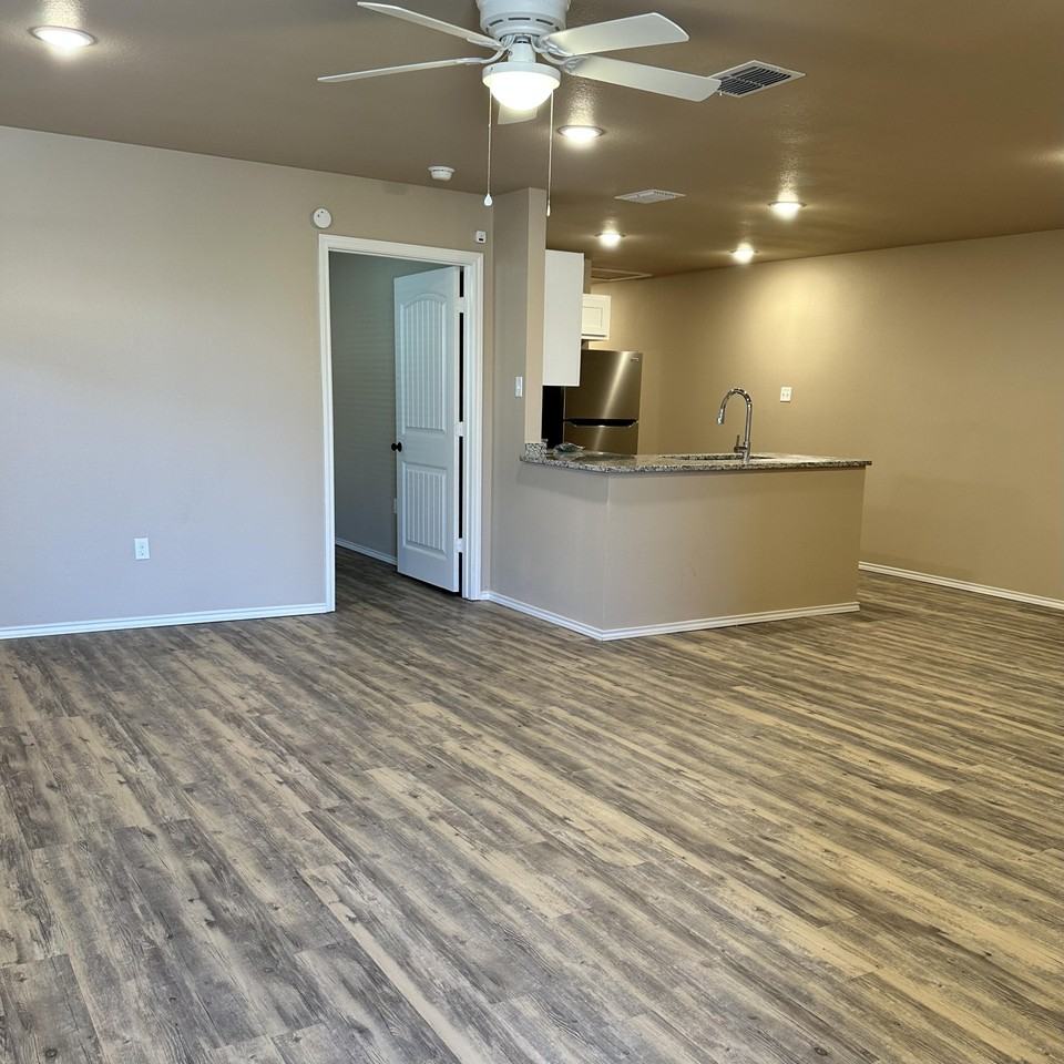 1101 Preston Trl Unit A - Photo 3 of 17