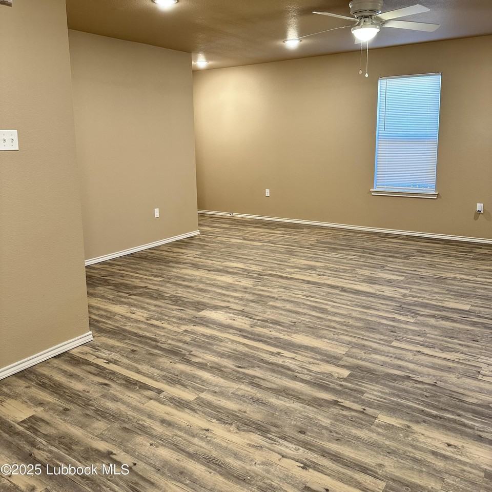 1103 Preston Trl Unit B - Photo 4 of 17