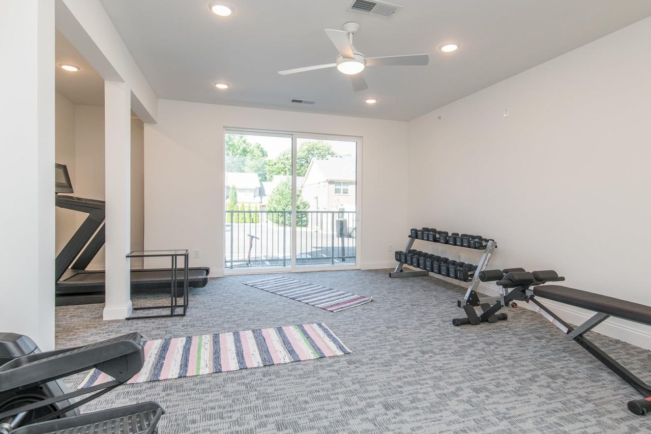 231 Walton Ave Apt 206 - Photo 6 of 30