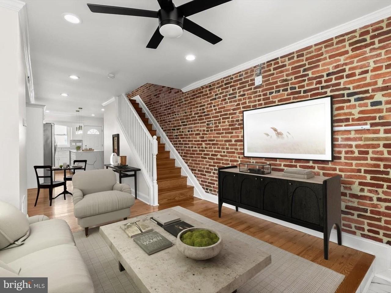 404 N Robinson St - Photo 3 of 43