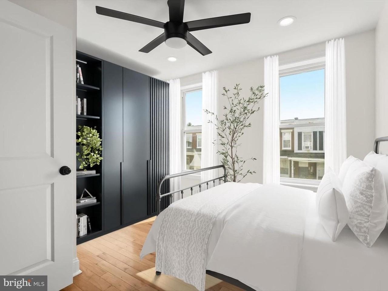 404 N Robinson St - Photo 5 of 43