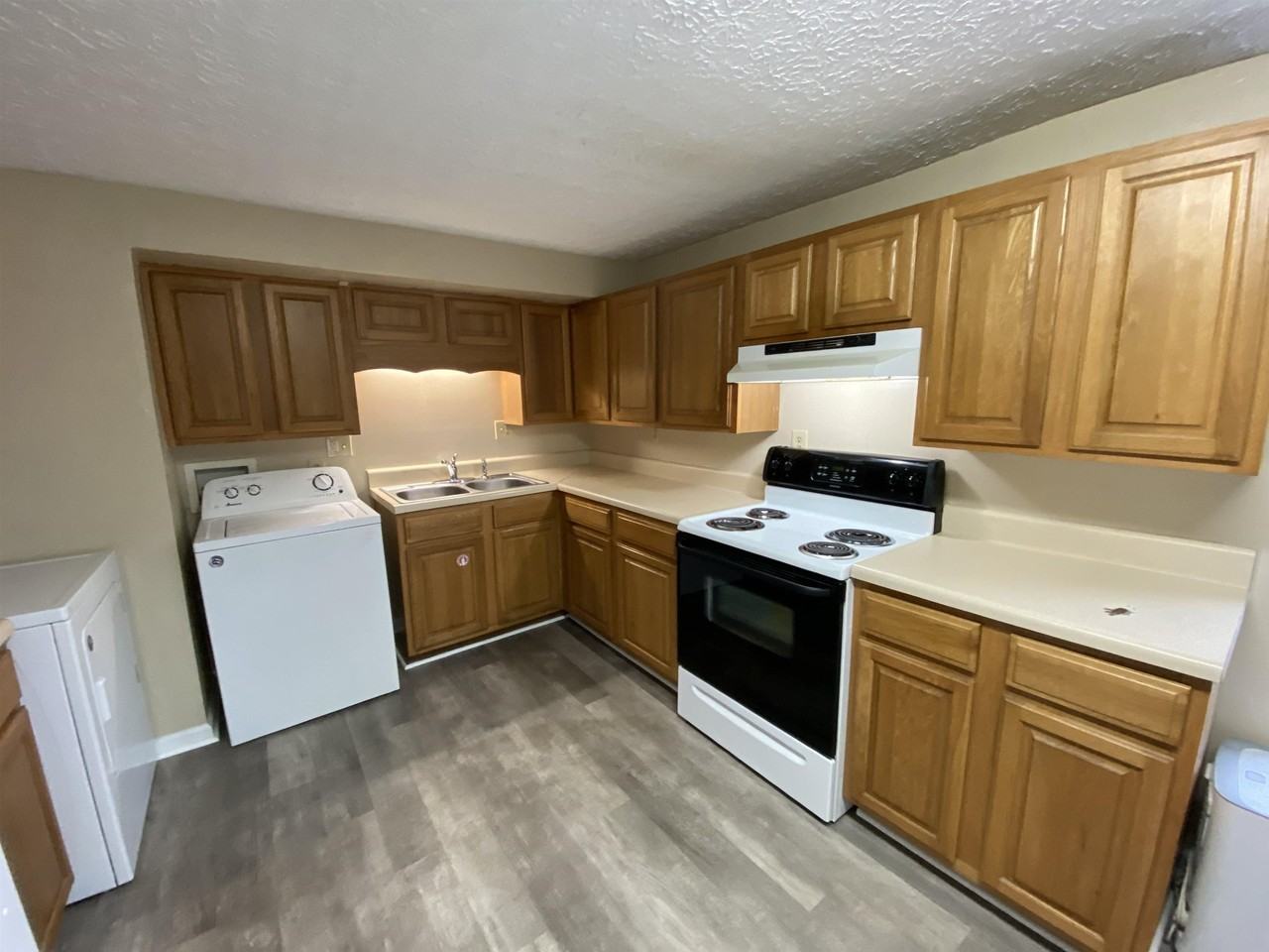 610 Reading Rd Apt D - Photo 4 of 20