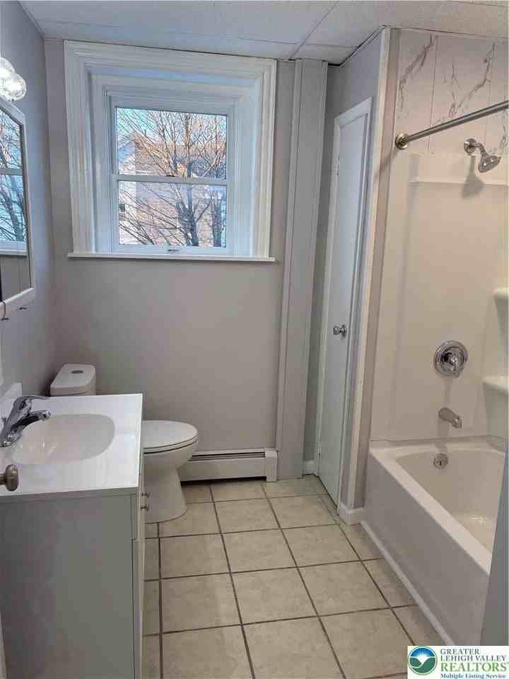 404 Mahoning St - Photo 7 of 9