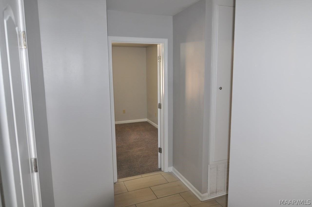 716 W Edgemont Ave Apt C - Photo 7 of 10