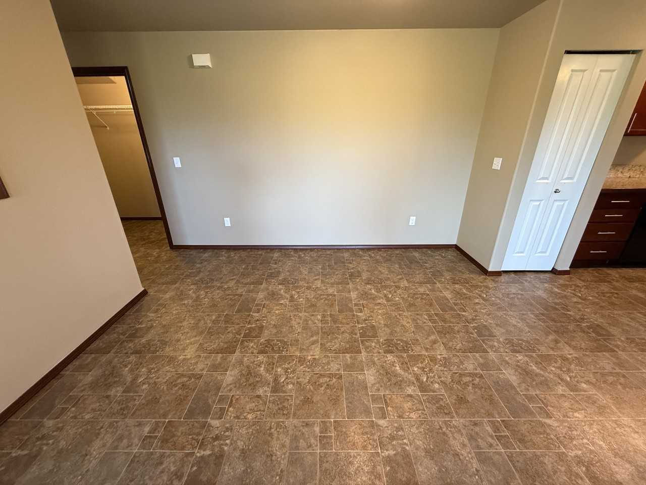 N5013-202 - Photo 7 of 38