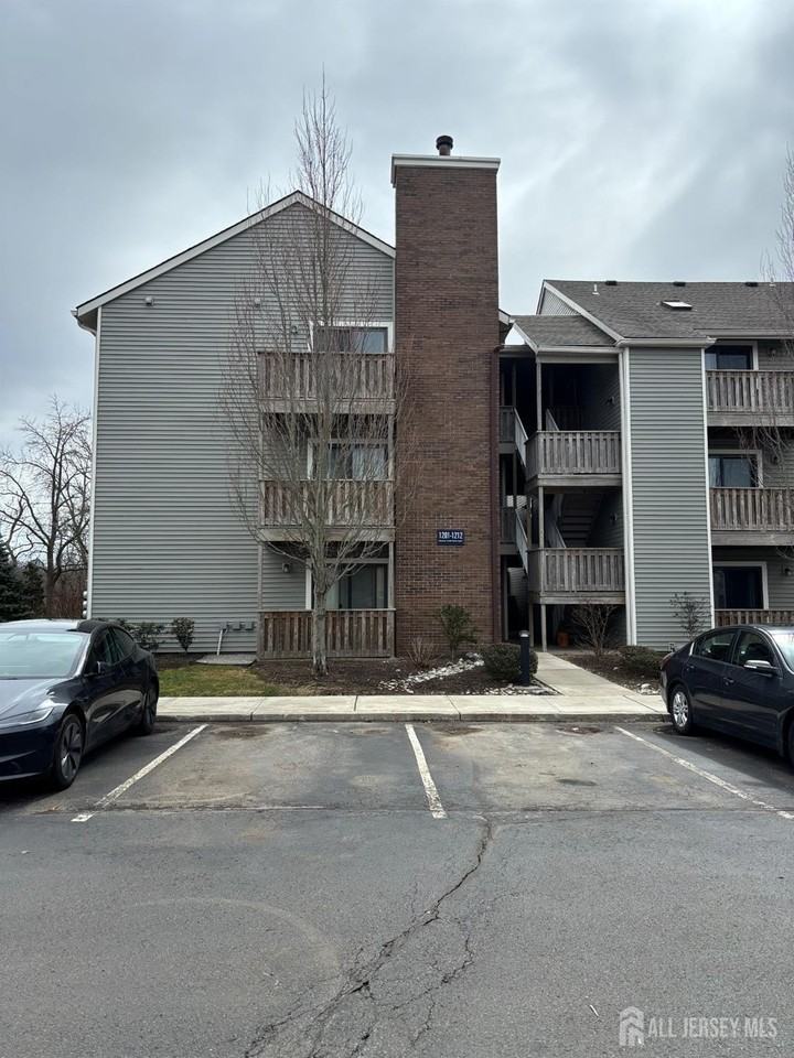 1203 Ravens Crest Dr - Photo 2 of 2