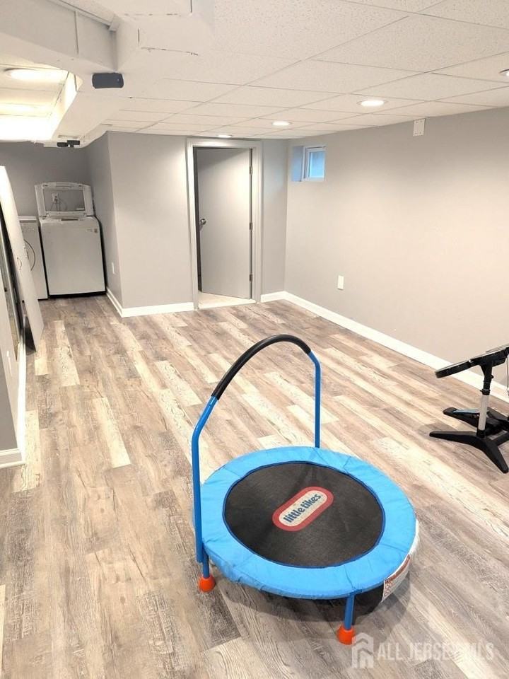 651 Crescent Dr - Photo 3 of 18